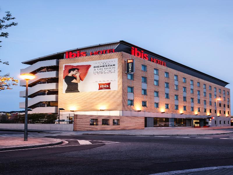 Ibis Barcelona Molins De Rei Hotel Ngoại thất bức ảnh