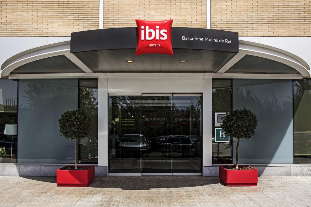 Ibis Barcelona Molins De Rei Hotel Ngoại thất bức ảnh