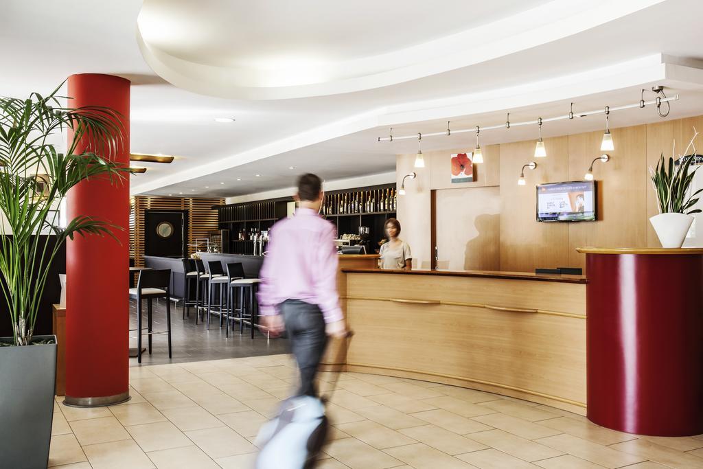 Ibis Barcelona Molins De Rei Hotel Ngoại thất bức ảnh