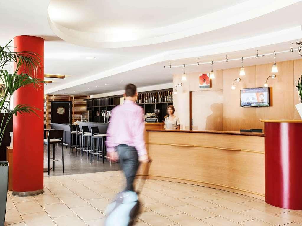 Ibis Barcelona Molins De Rei Hotel Ngoại thất bức ảnh